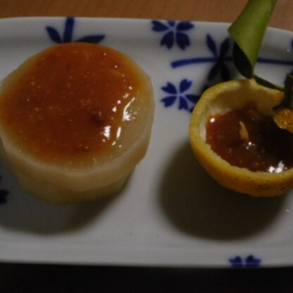 大根をしっかりほろほろに煮ました。味噌だれには、柚子があったのでそれを入れてみました。とてもおいしかったです。